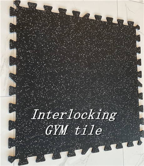 Interlocking gym mat