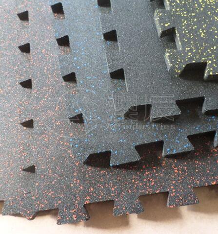 interlocking speckled rubber tile