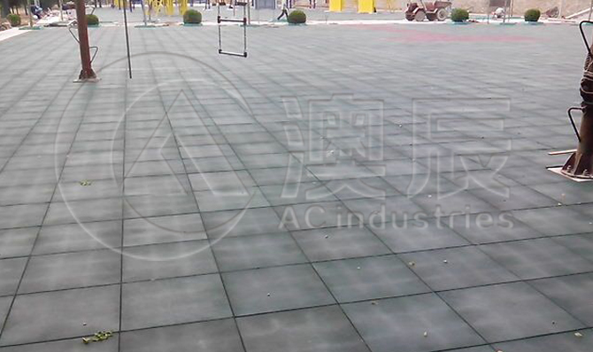 1101 Square Rubber Tile